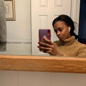 Meet your Posher, Fatima